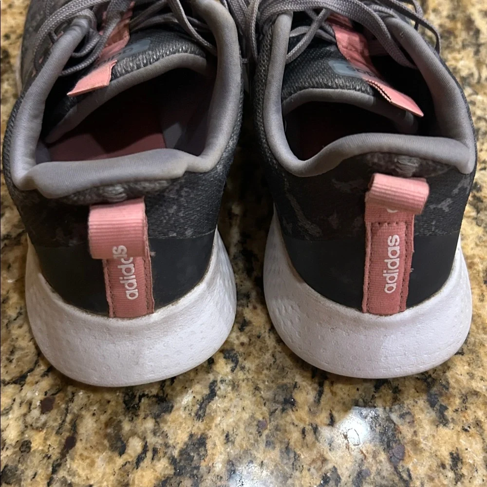 Adidas Art H02772, gray camo, athletic shoe, size 10, EUC | offer in description
